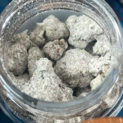KAWS Snowcaps
Shipped 📦:
1 lb $700
1/2 lb $400
1/4 lb $250